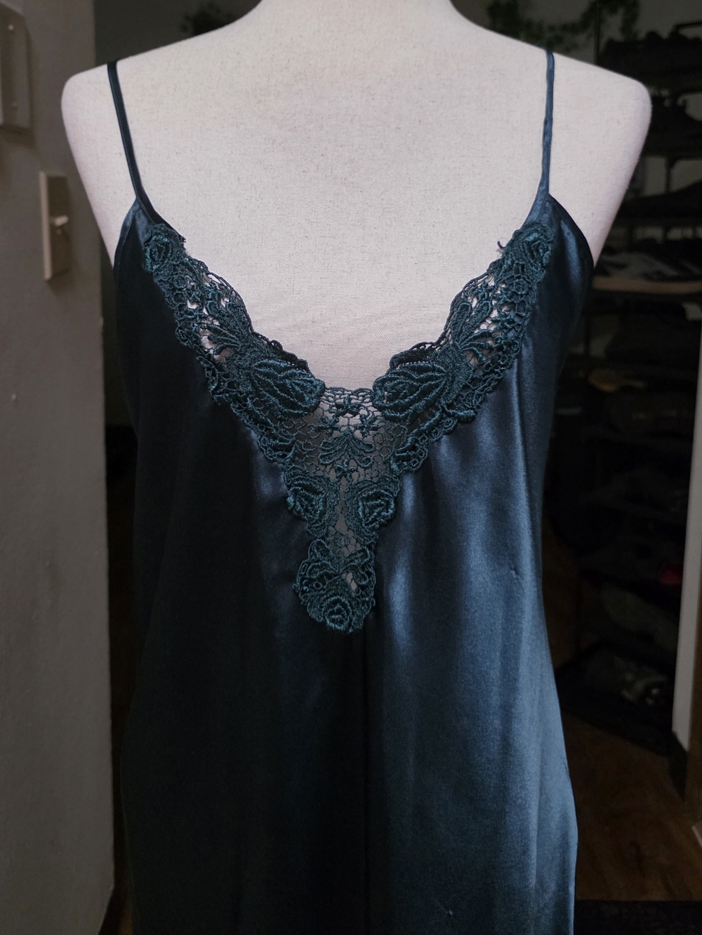 Vintage Inner Most Emerald Green Satin Embroidered Trim Strappy Slip - Picture 3 of 9